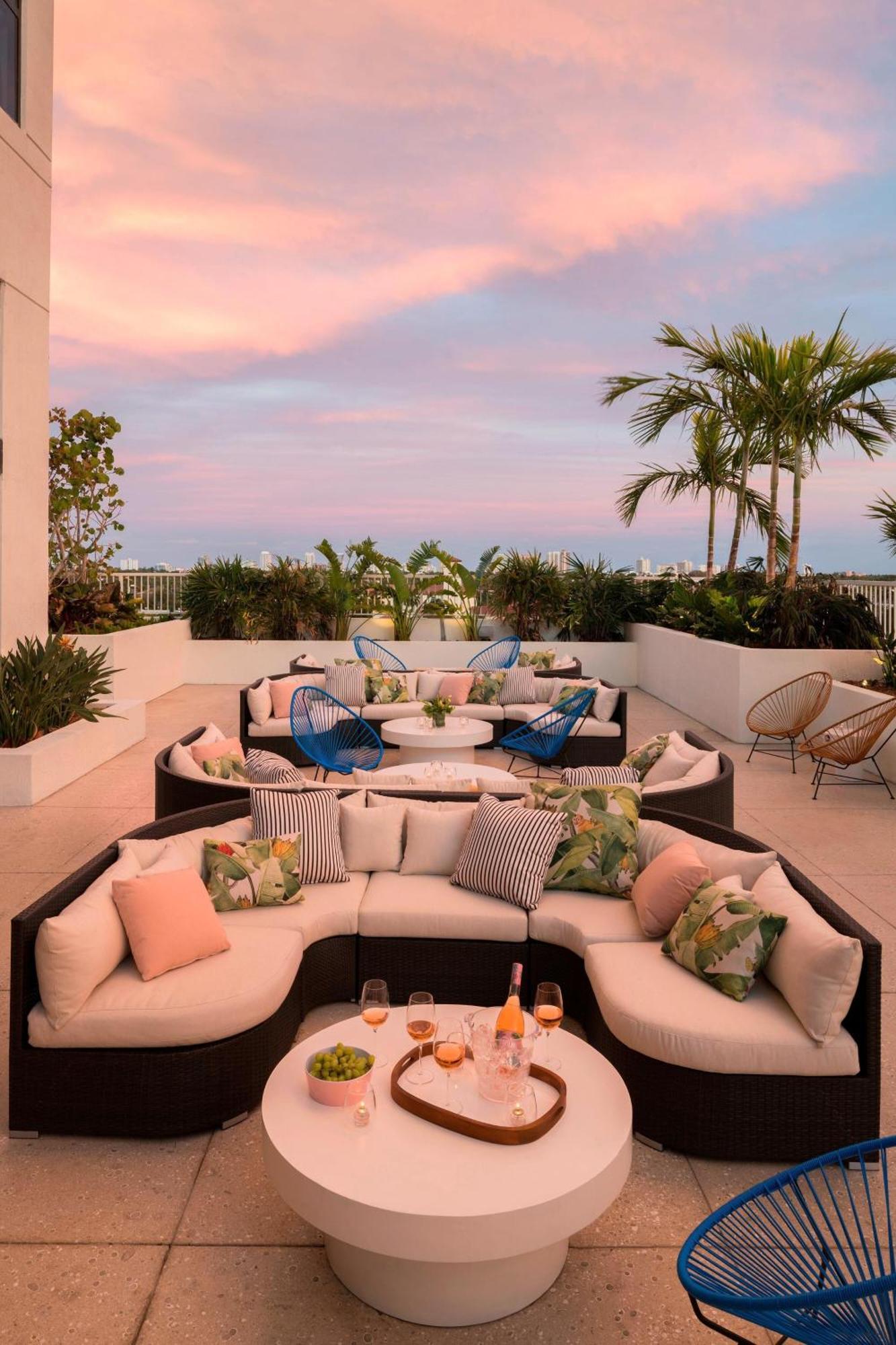 The Dalmar, Fort Lauderdale, A Tribute Portfolio Hotel Exterior photo